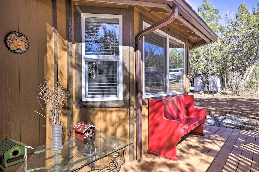 Show Low 'white Mountain Cottage' w/ Deck!