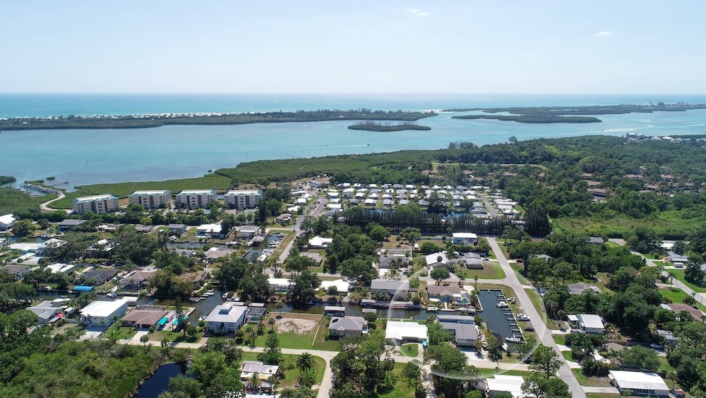9141 Lake Drive Unit 102 view 5