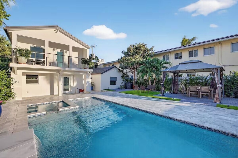 Paradise by the Sea - Cottage