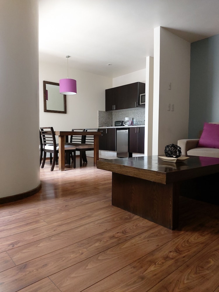 Suite lujo ideal ejecutivos y viajeros