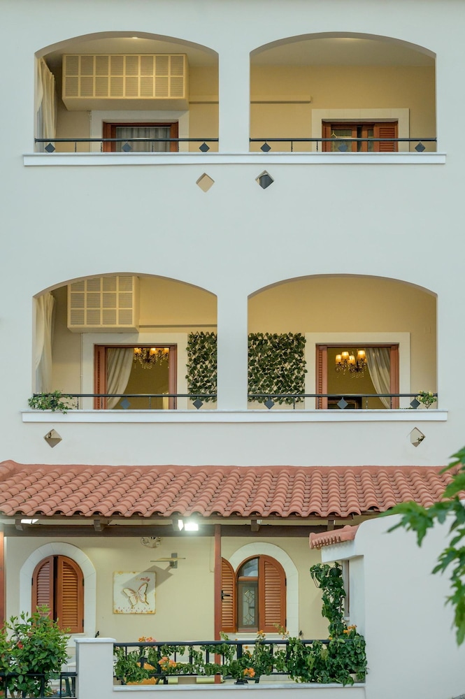 Villa Araucaria Private Pool Jacuzzi Seaview