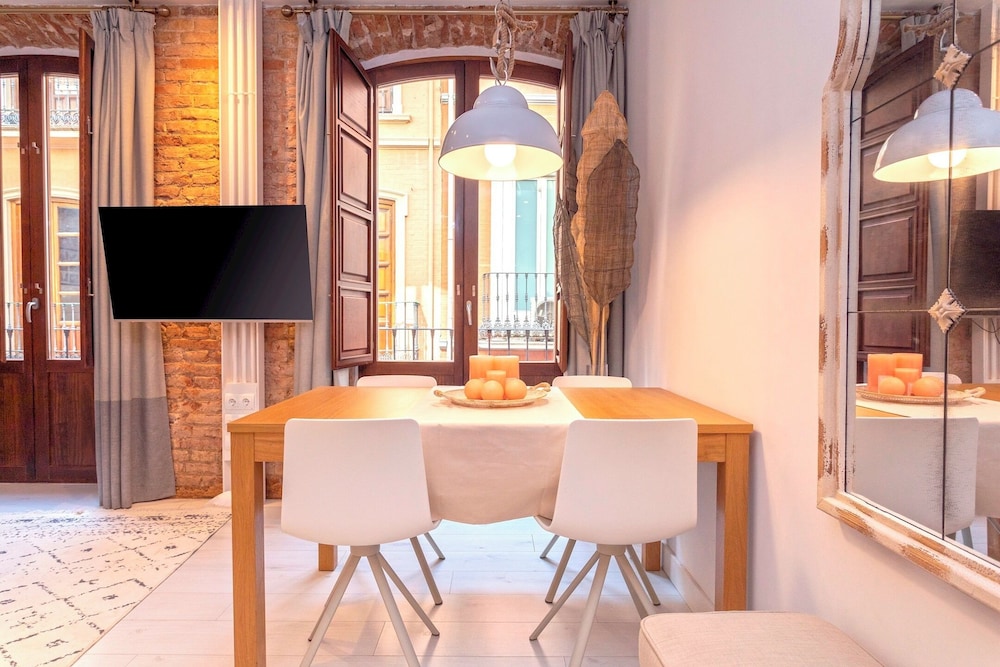 Stunning One-bedroom Apartment Near the Cathedral Zacatin 201