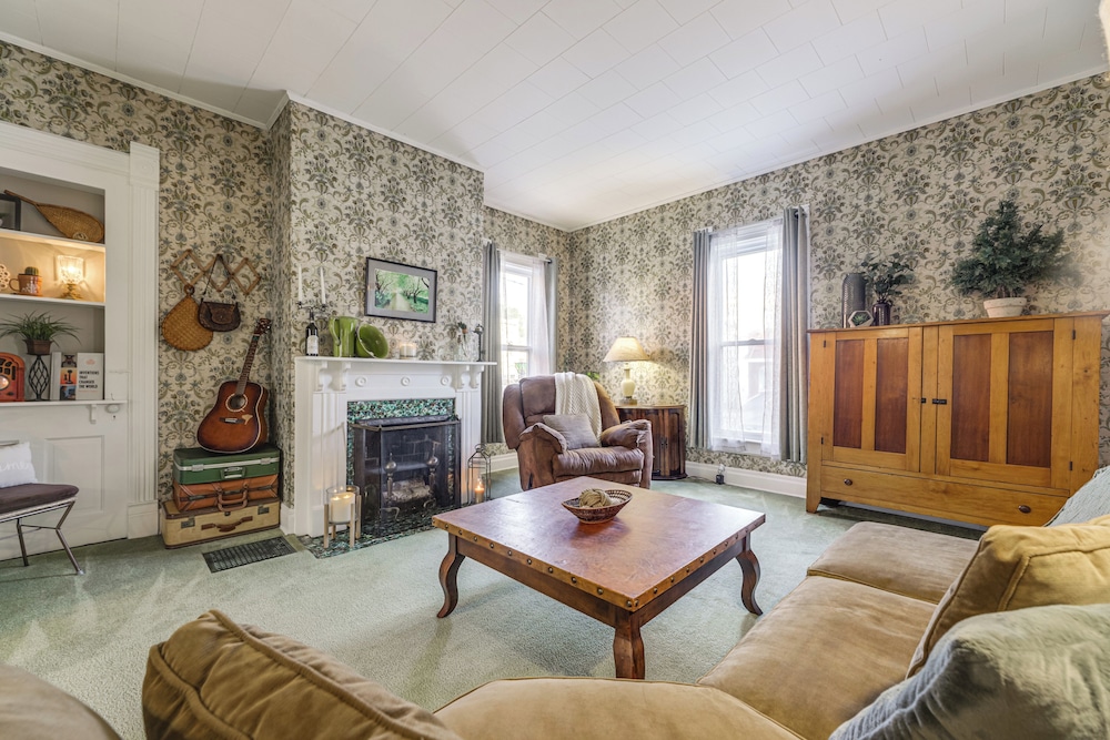 Walkable Group Getaway w/ Bikes in West Liberty!