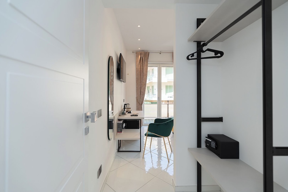 Maiori Suites
