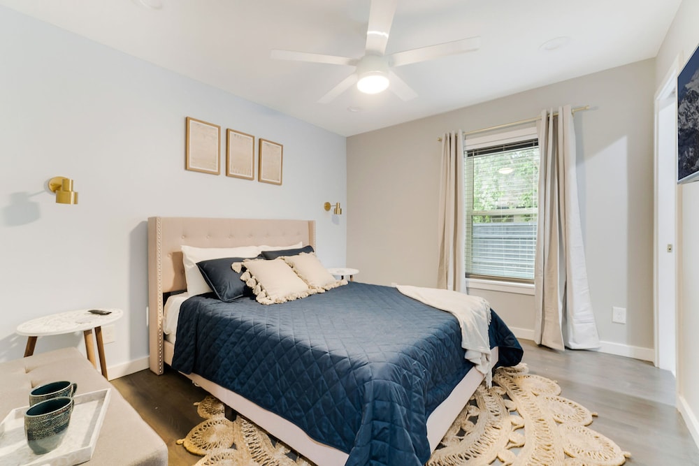 Luxury Townhome Pet Friendly
