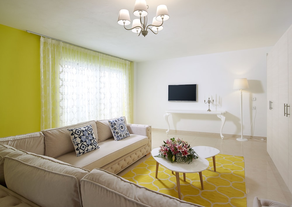 Anemos Luxury Grand Resort