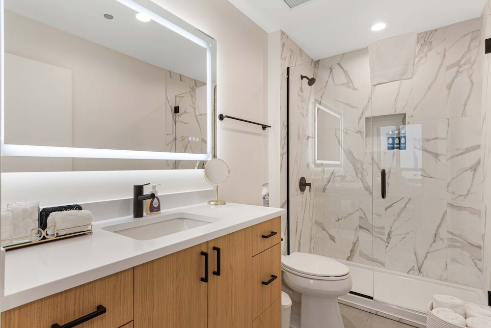 Fulton Group Stay 2 Apartments Skyline Views