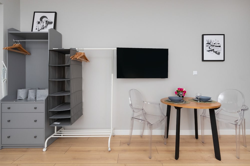 Studio Fahrenheit in Gdańsk by Renters view 3