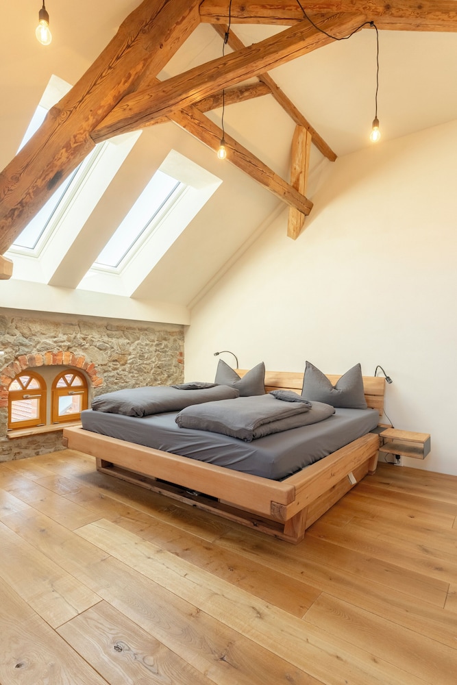 Ab 1 Person: Luxusgaleriewohnung mit Kamin, Fasssauna und mehr Nähe Sächsische Schweiz Dresden