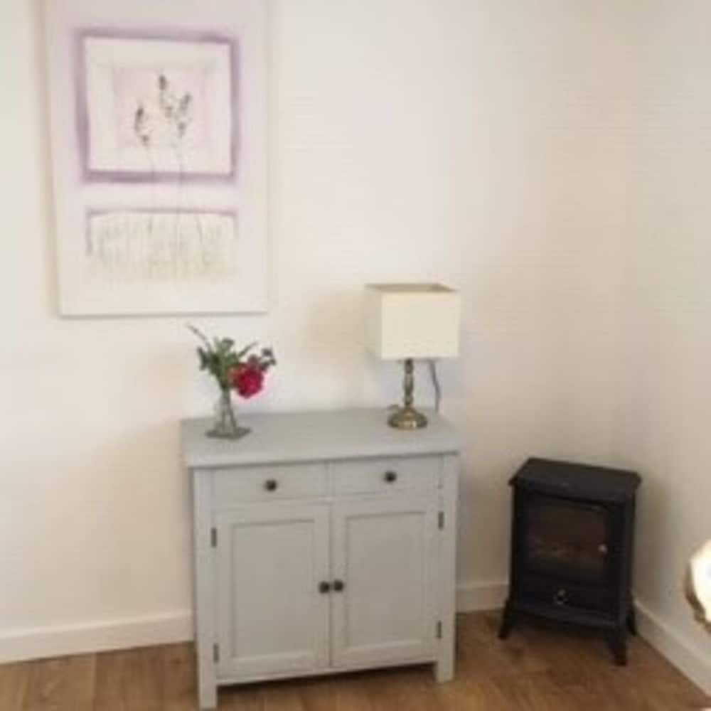 Loxley Barn, 1-bed Cottage Retreat view 2