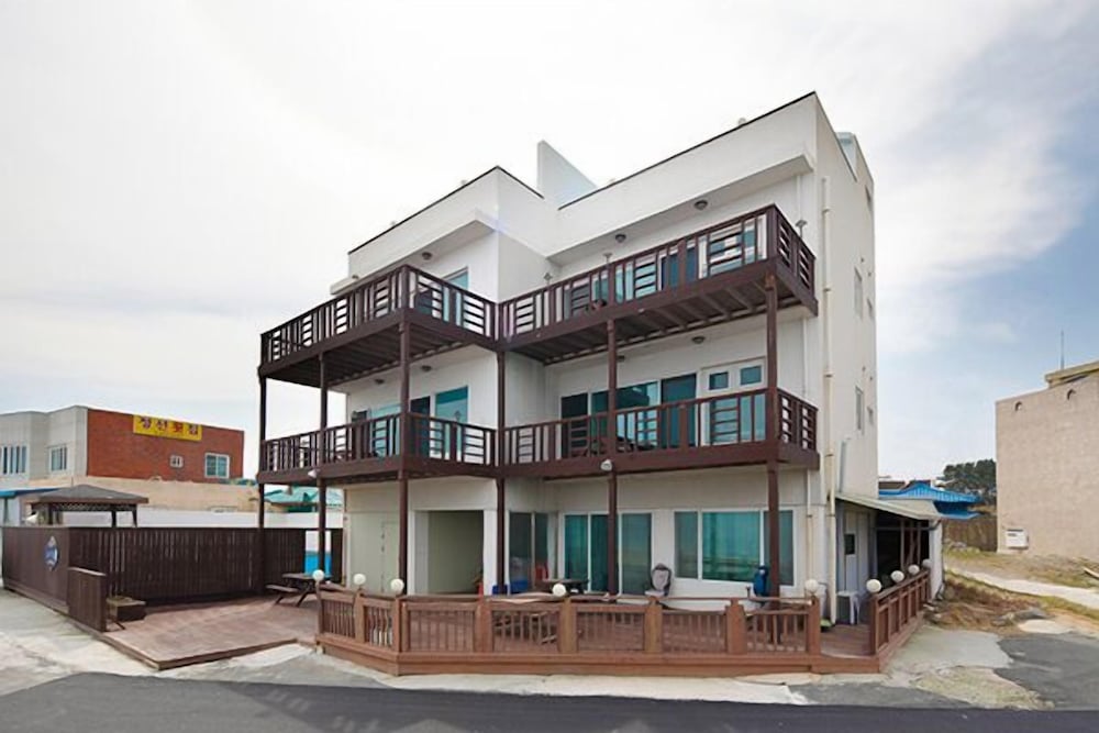 Pohang Sea Shore Pension