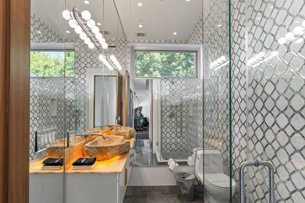 Luxe LA Escape w/ Pool, Views & Game Room Alta Vista Estate by Avantstay