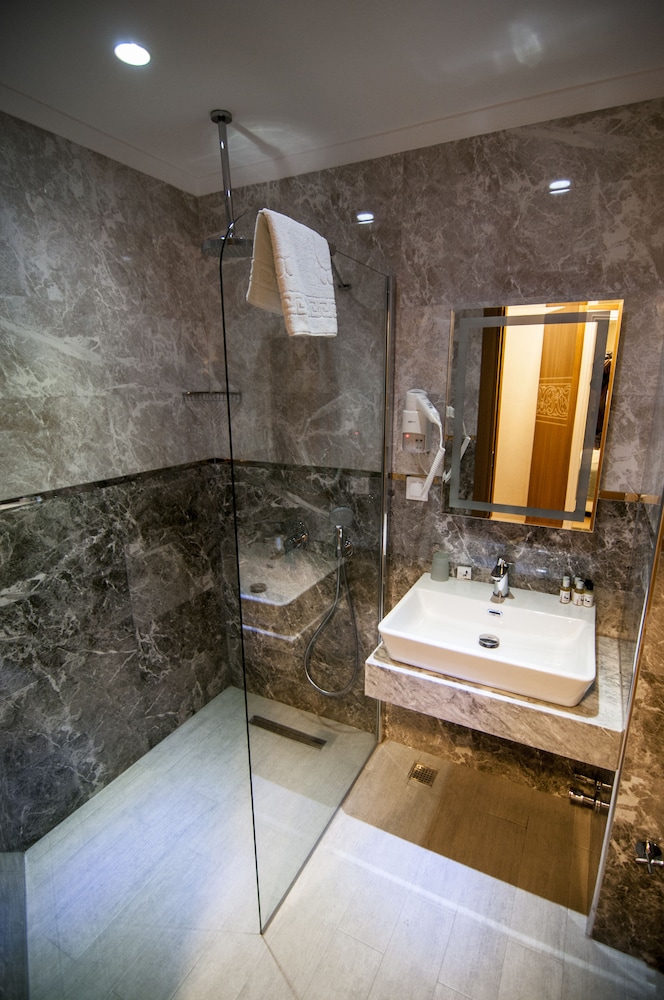Exelans Hotel & Spa - Image 28