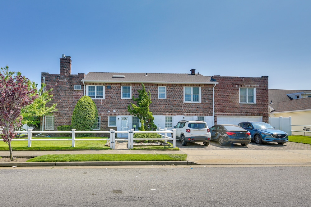 Lovely Apartment in Long Beach: 3 Blocks to Ocean!