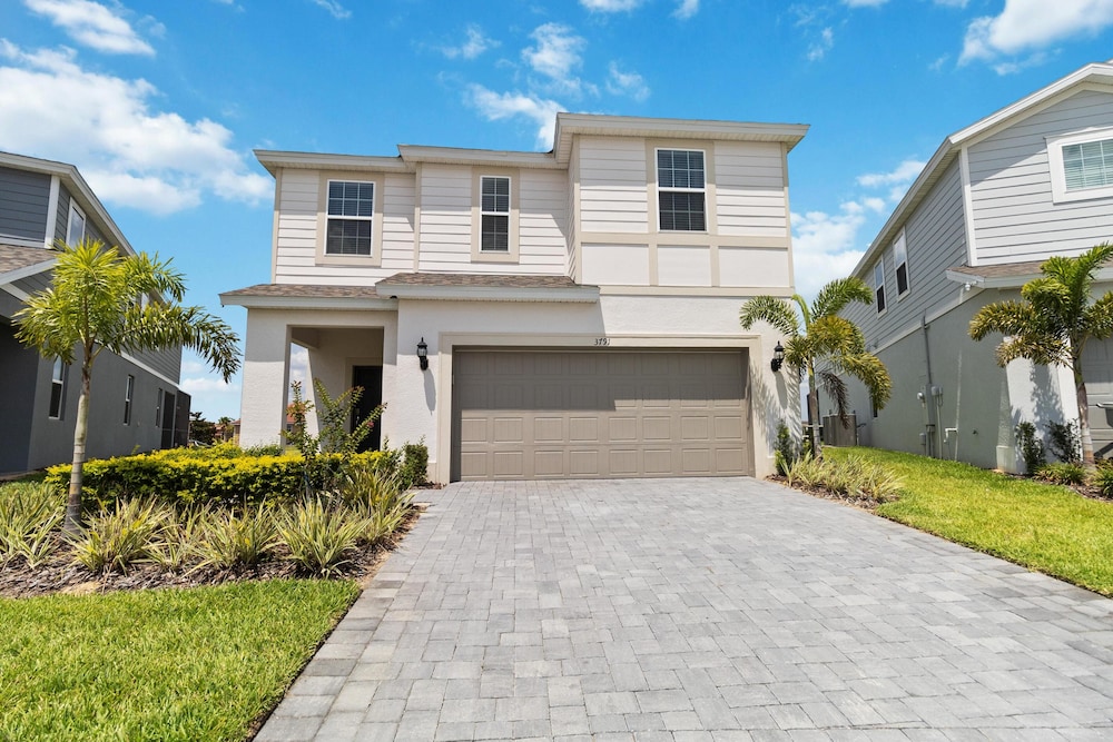 Amazing 7/5 Vacation Home at Windsor Island Resort!!! view 2