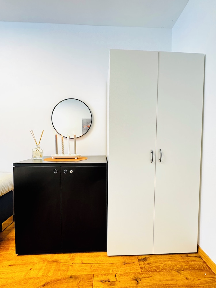 Comfortable Room Near Kaufpark Alterlaa