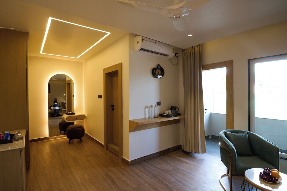 Voyage Eastin Suites