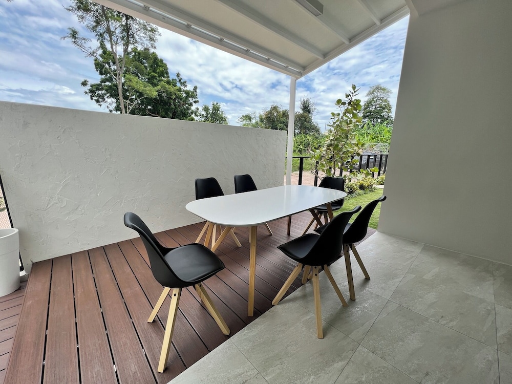 168 Garden Pool Villa