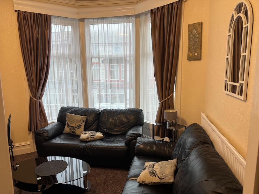 Woodfield Lodge Apartments