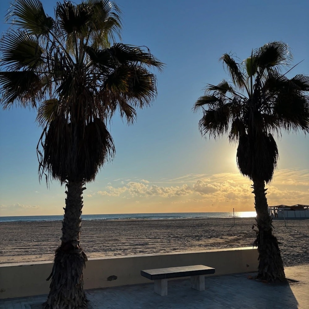 Orihuela Costa, Sleeps 6 With Roof Terrace & Pool