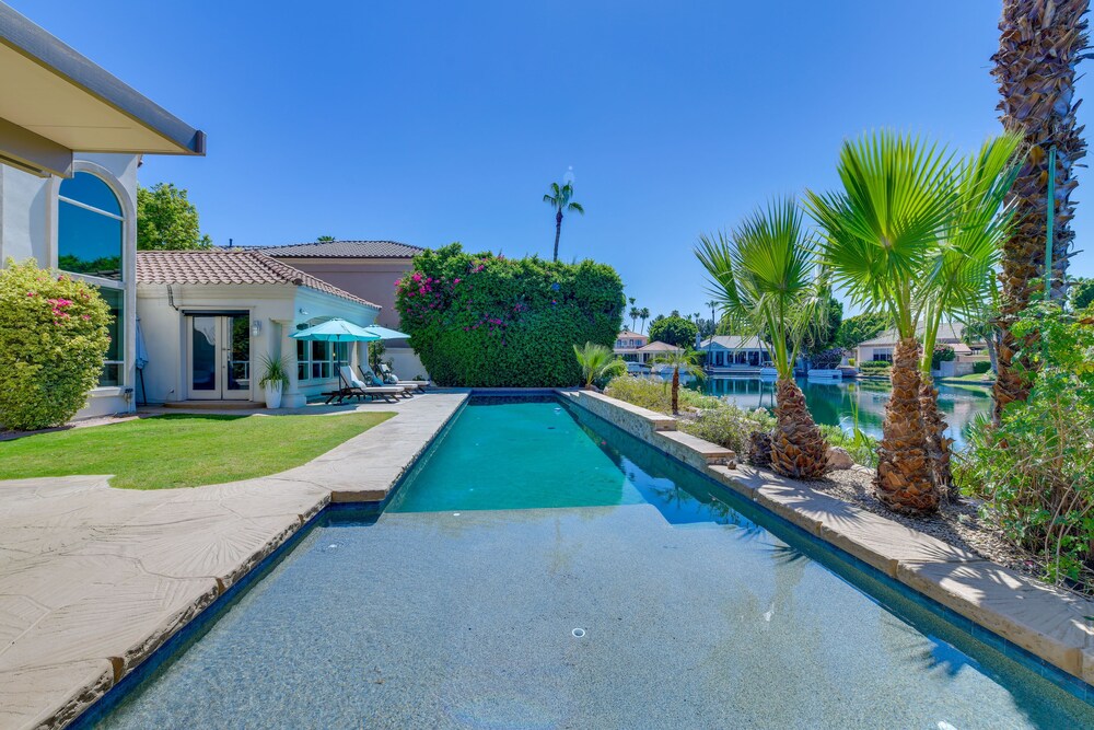Waterfront Luxury Gilbert Retreat w/ Pool  Spa! - Property Image 18