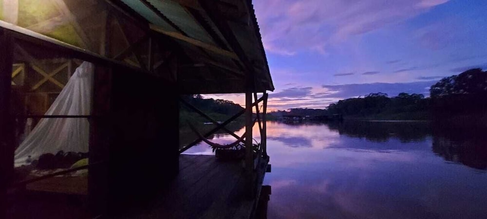 Kurupira Cabin Floating