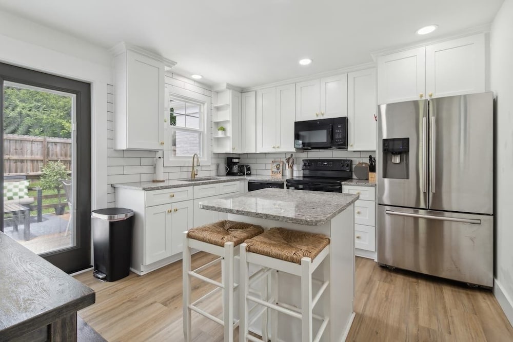 Chic Retreat Near Downtown Nashville 3 Bedroom Home by RedAwning