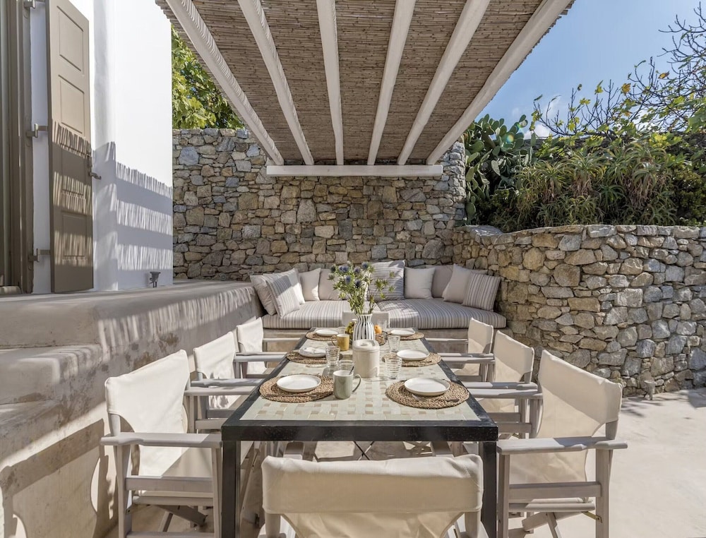 Traditional Villa With Swimming Pool