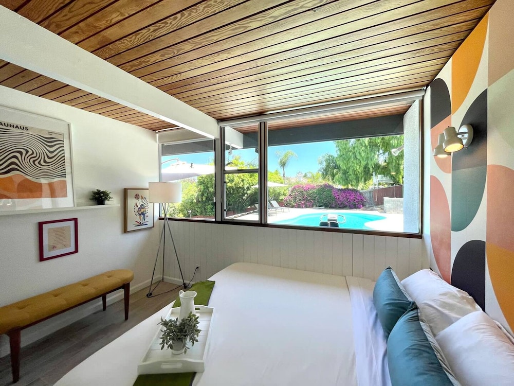Mid-century Masterpiece With Pool Spa Tesla