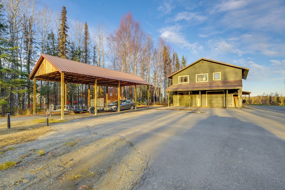 Kenai River Views & Access: Soldotna Apartment!