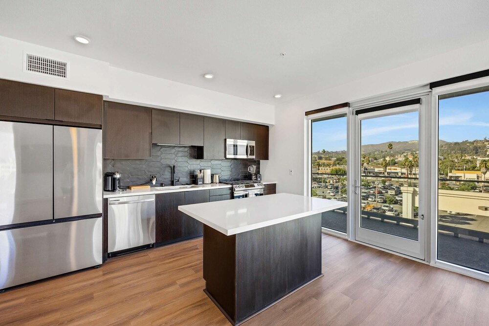 Luxury 2BR by Oneluxstay