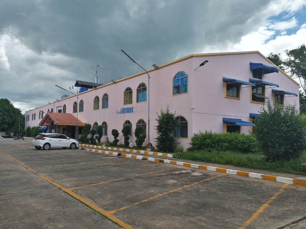 Sema Nakhon Hotel