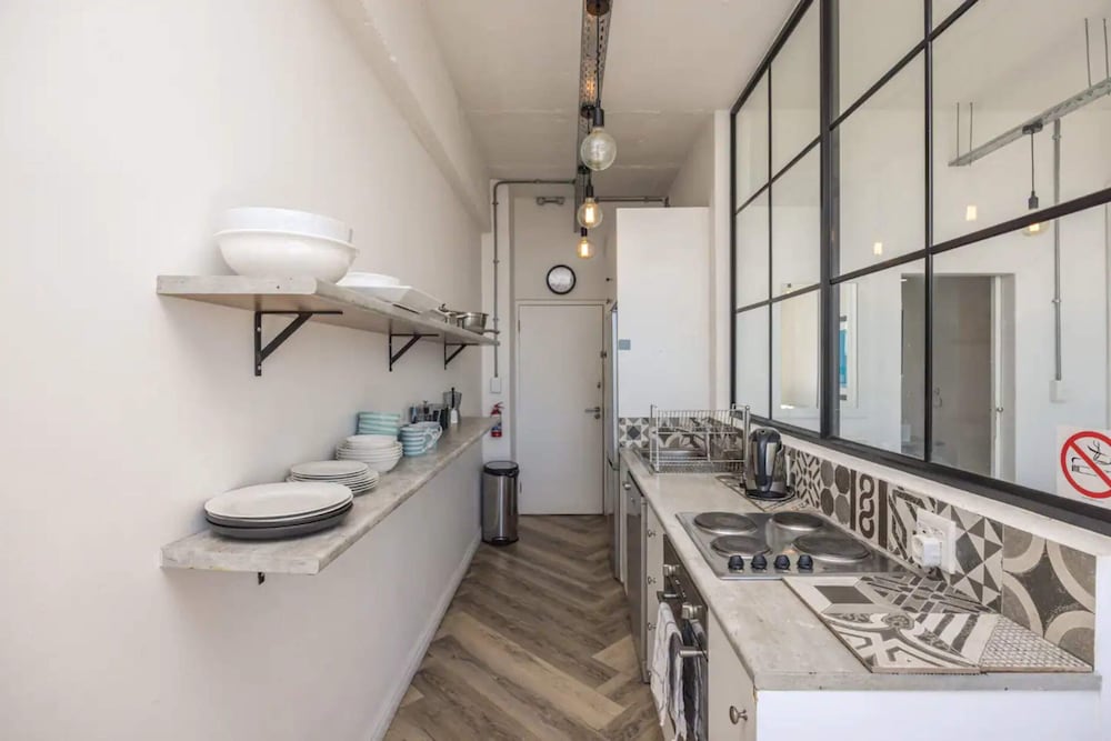 Homely Studio Apartment in Cape Town view 3