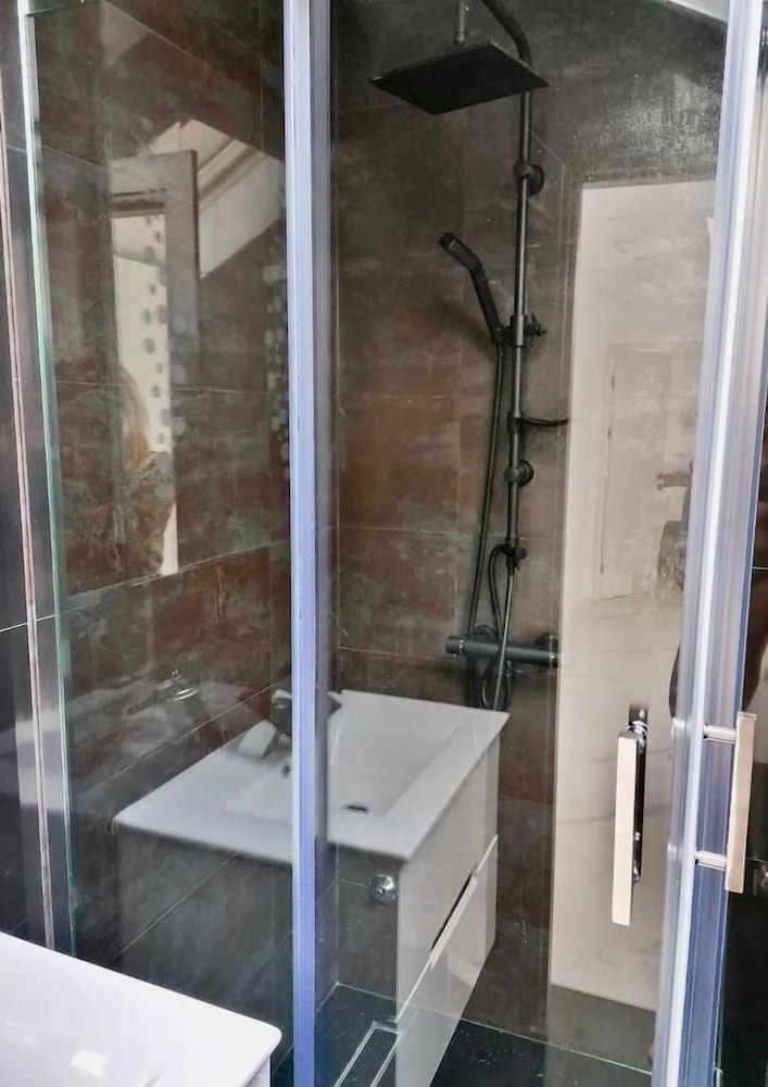 Lumiere Luxe Suites
