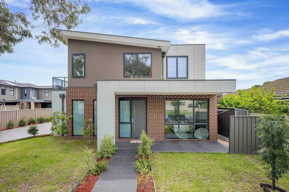 Luxurious Townhouse7 km to CBD