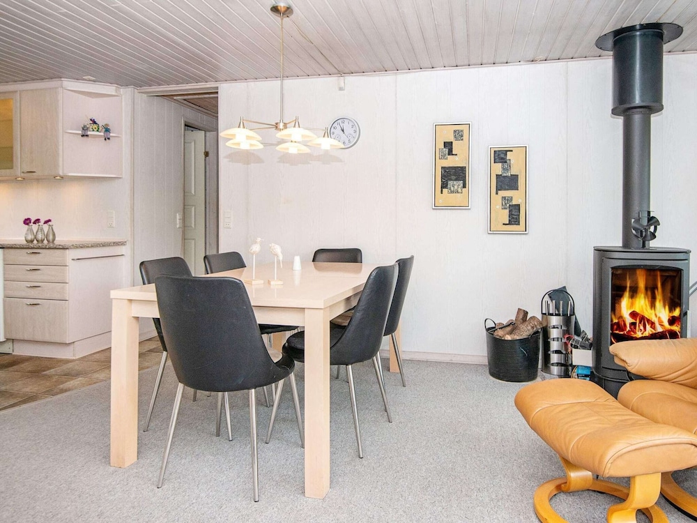 6 Person Holiday Home in Hemmet