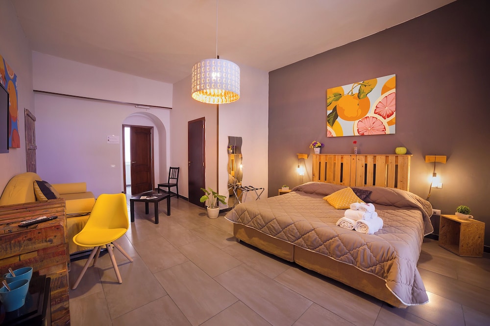 P.C. BOUTIQUE SEA VIEW NAPOLI CENTRO by ClaPa Group Dislocated Hospitality