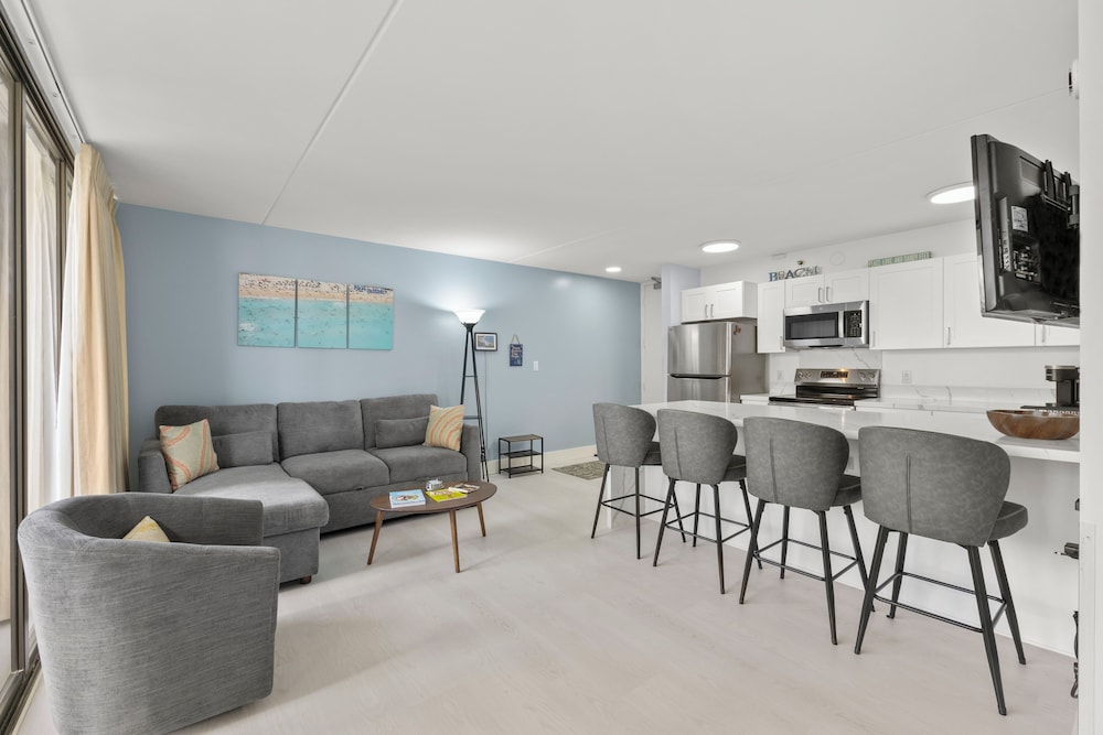 Waikiki Banyan 1BR