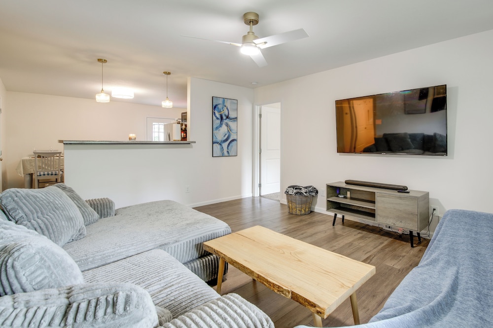 Commuter-friendly Home: 3 Mi to Dtwn Knoxville!