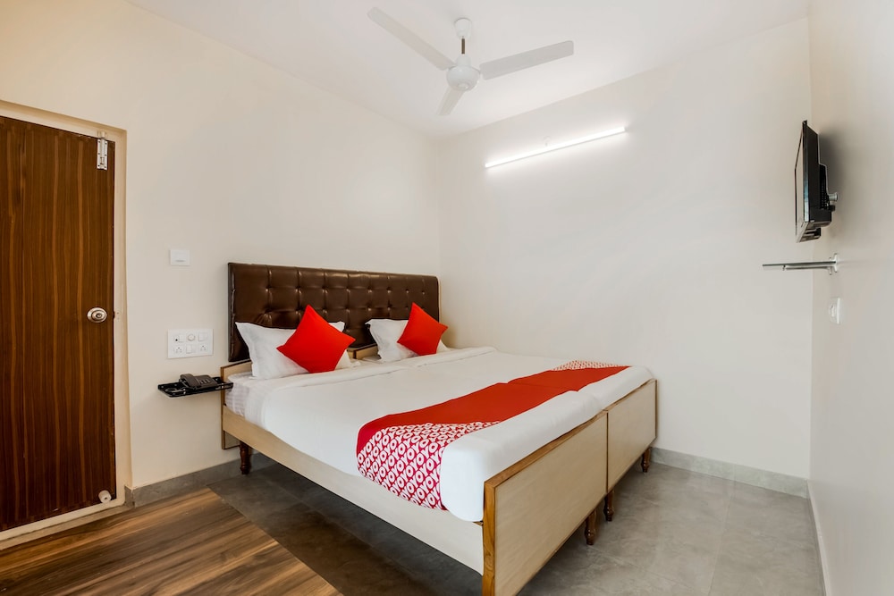 OYO 37146 G P Residency view 4