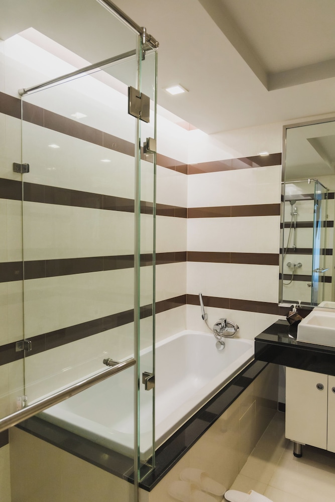 Beverly 33 Suites by PROMPT HOLIDAY HOME