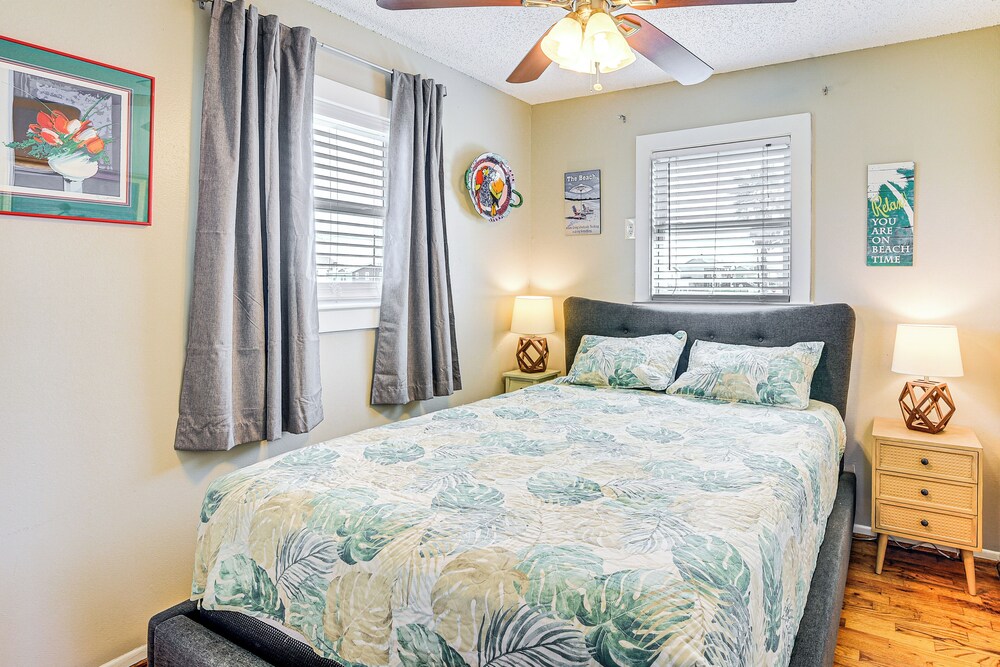 Walk to Beach: Galveston Home w/ Patio & Balcony!