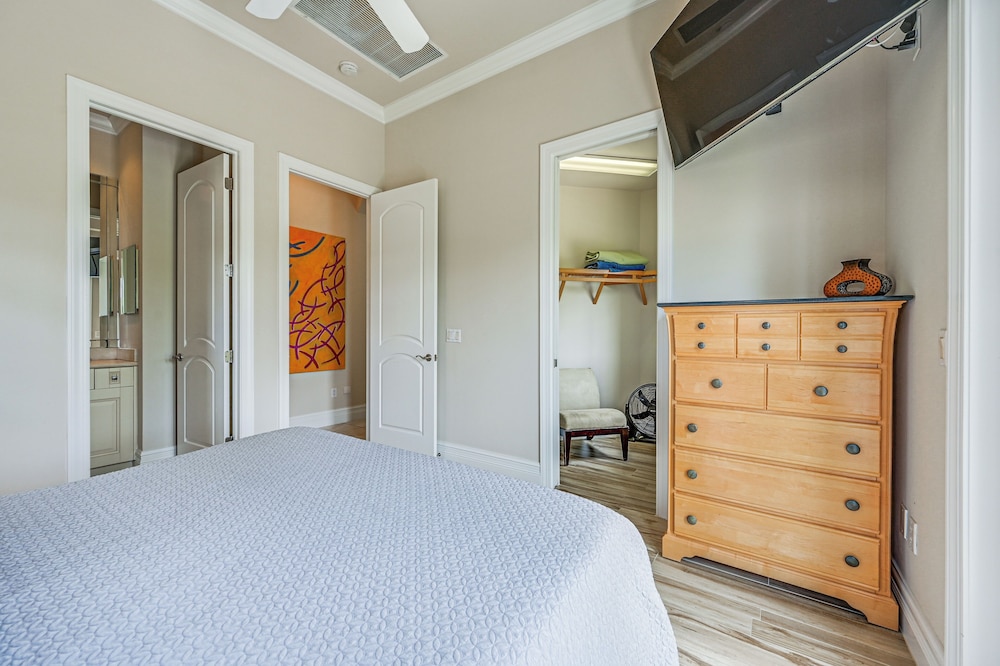 Luxe Bonita Springs Home < 2 Mi to Beach!