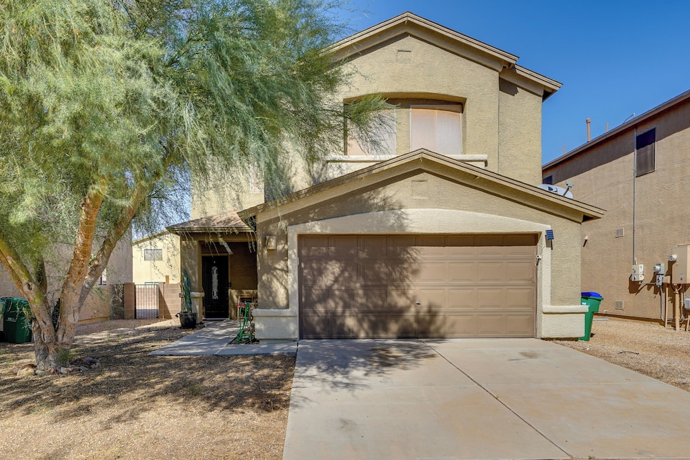 Cozy Tucson Getaway w/ Hot Tub: 4 Mi to Casino
