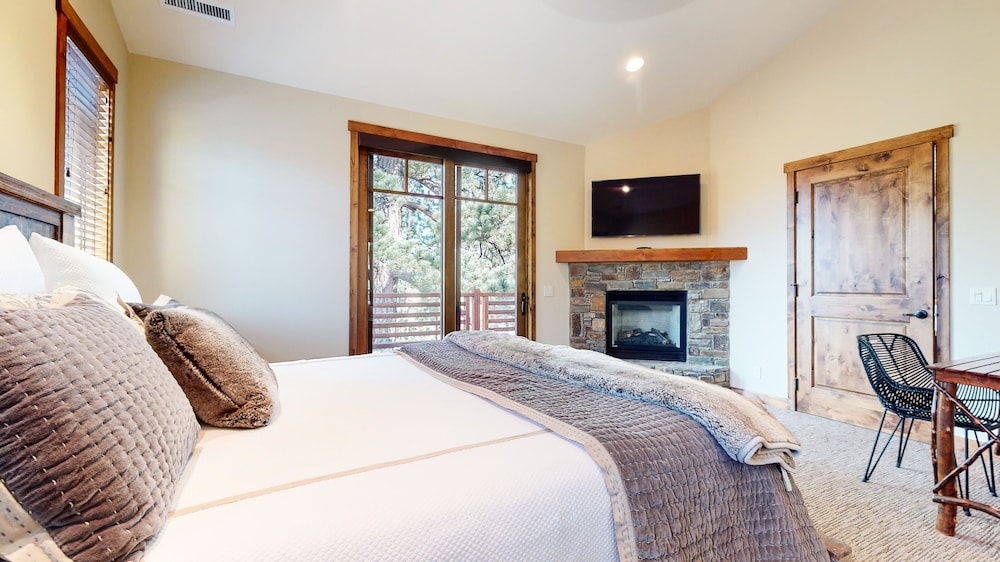 Graystone #2024 4 Bedroom Home by RedAwning view 5