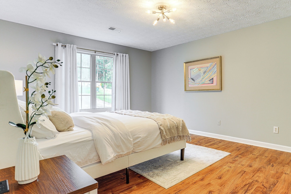 Walk to Dtwn Woodstock: Modern Home w/ Patio!