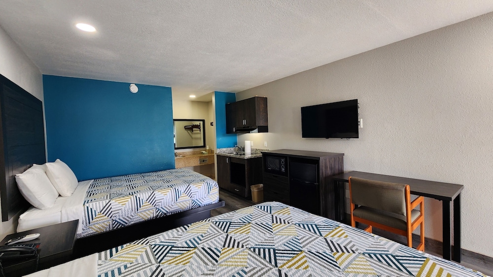 Scottish Inn & Suites view 3