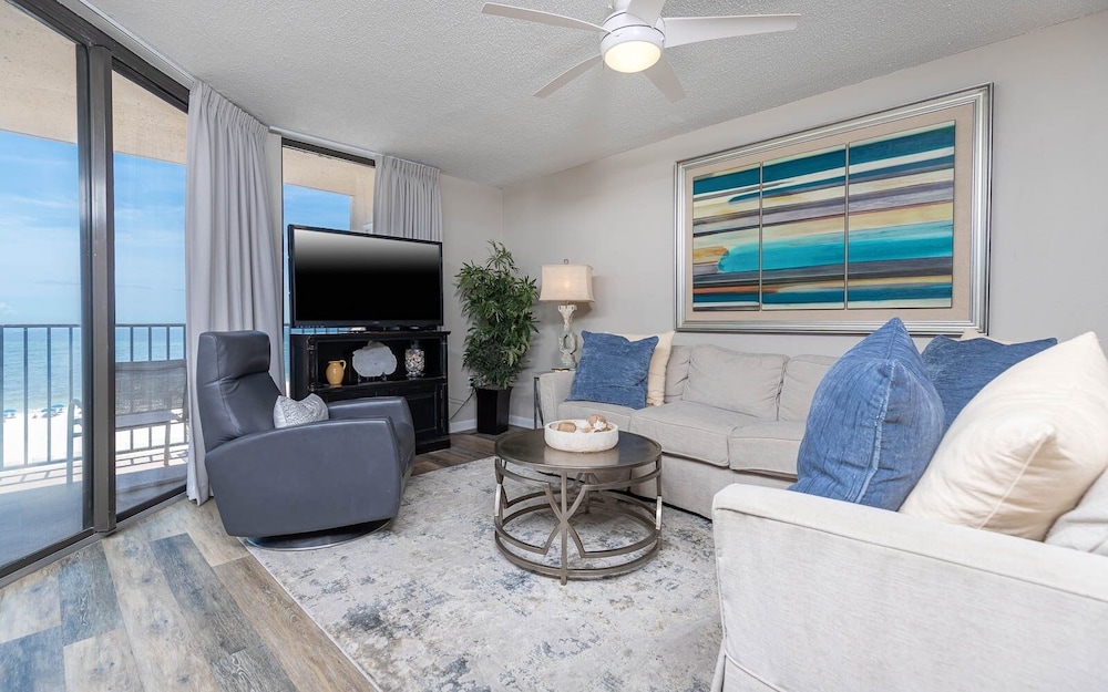 Phoenix East 2 2065 3 Bedroom Condo