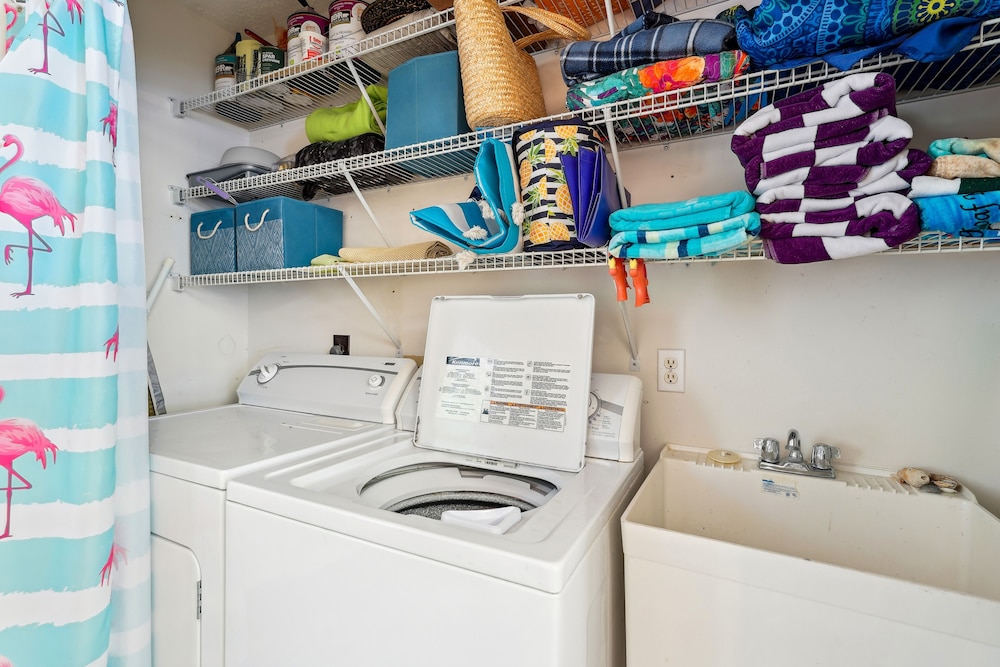Breezy PCB Vacation Rental w/ Lanai, Walk to Ocean
