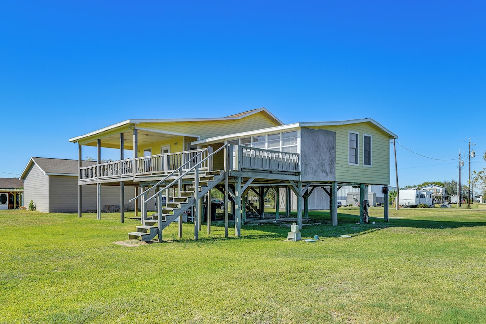 Powderhorn Lake House w/ Grill + Water Views!